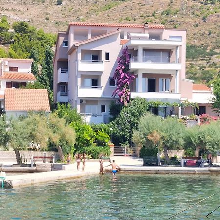 Beach House - Apartments Ana Duće Kültér fotó