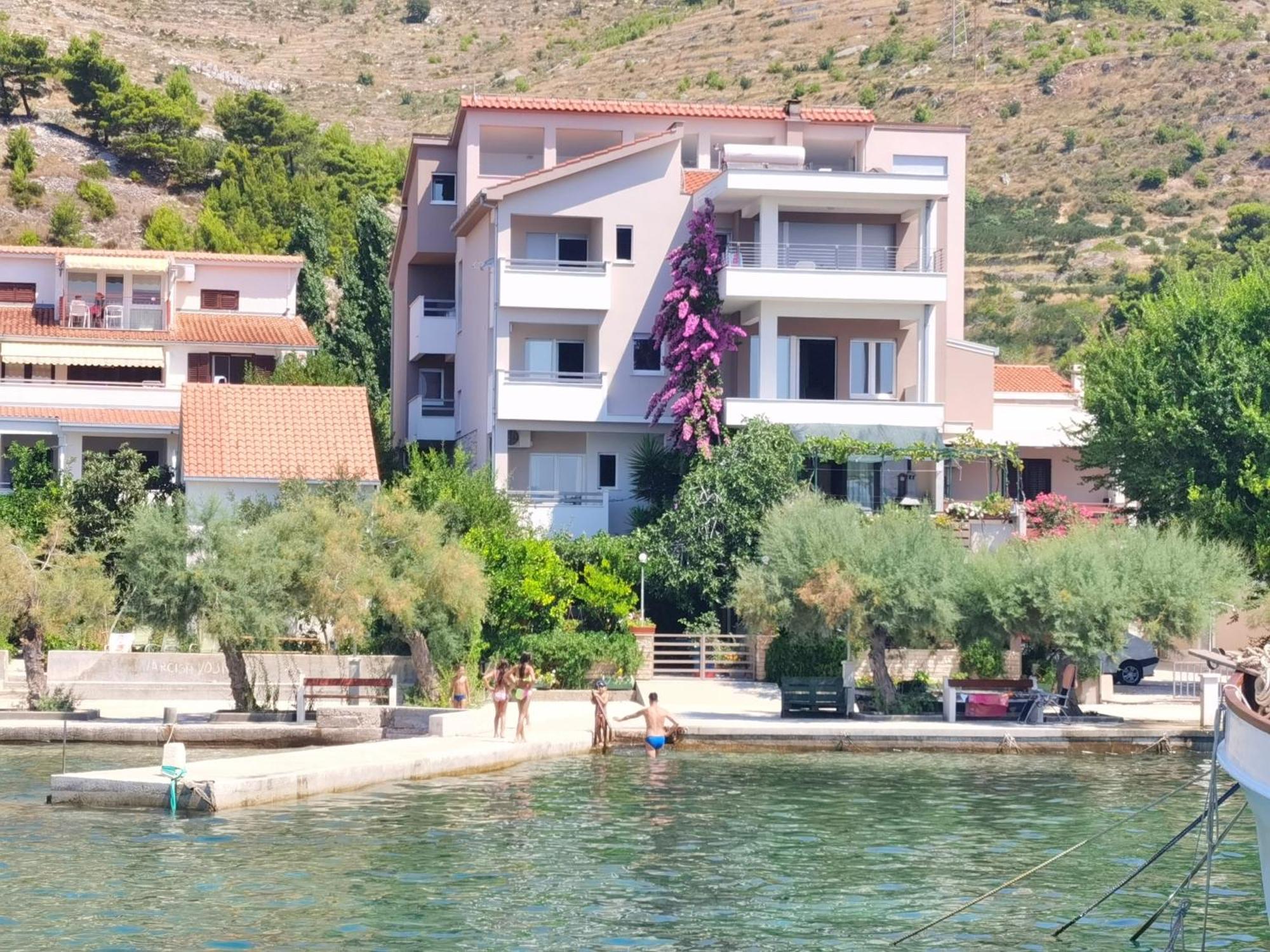 Beach House - Apartments Ana Duće Kültér fotó